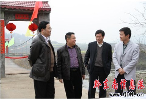 䌍h޽QУD