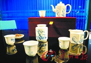 貴州女孩為威廉定制茶具賀大婚 收英皇室回信