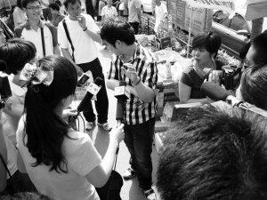 濟南一晚點考生被拒入考場 緊急說情無效(圖)