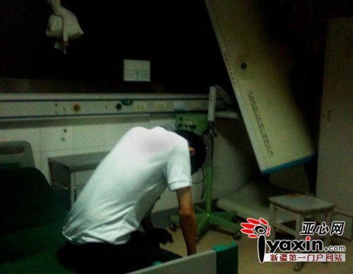 新疆阿勒泰一包工頭點(diǎn)汽油燒工人 致1死7傷