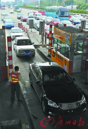 收費(fèi)公路去年虧31.7億