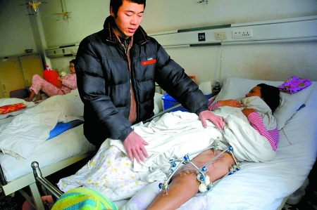 上午在醫院照顧妻子 上午在醫院照顧妻子
