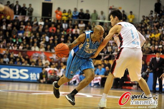 馬布里末節(jié)17分 北京客場逆轉(zhuǎn)廣東總比分2-0
