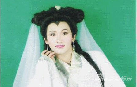 張磊癡迷扮演白娘子